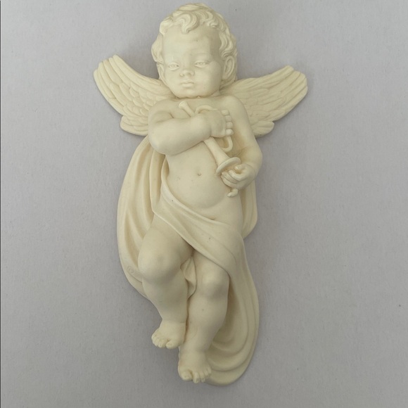 Cream Angel Cherub Cupid Figurine Wall Decor singed
A Gionnelli - Picture 1 of 8